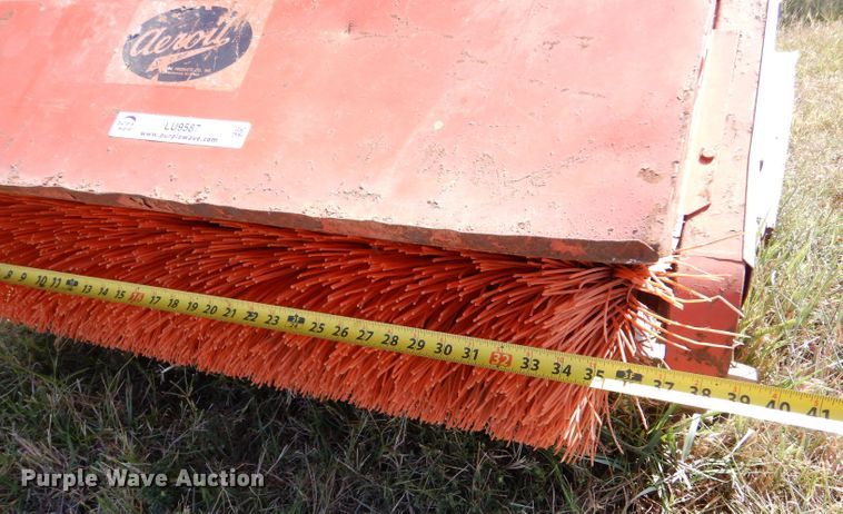 image for item LU9587 (2) brooms