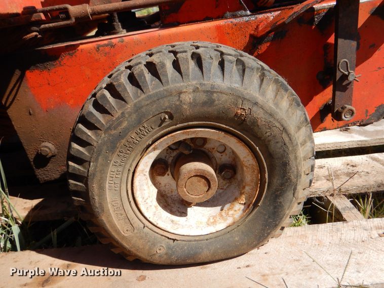 image for item LU9587 (2) brooms