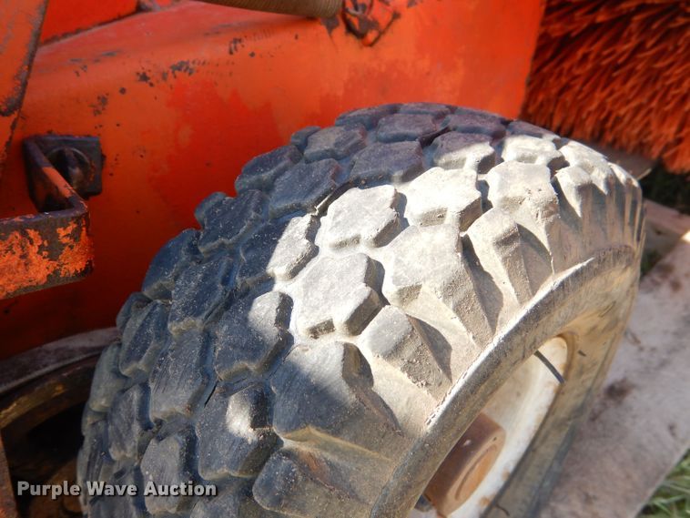 image for item LU9587 (2) brooms