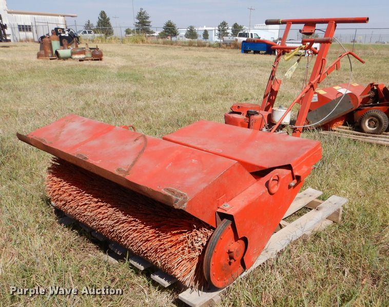 image for item LU9587 (2) brooms