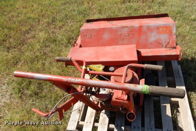 image for item LU9587 (2) brooms