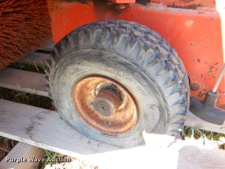 image for item LU9587 (2) brooms