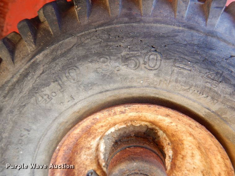 image for item LU9587 (2) brooms