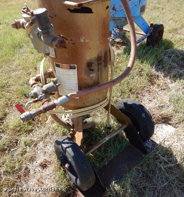 image for item LU9588 (2) Clemco abrasive blast machines