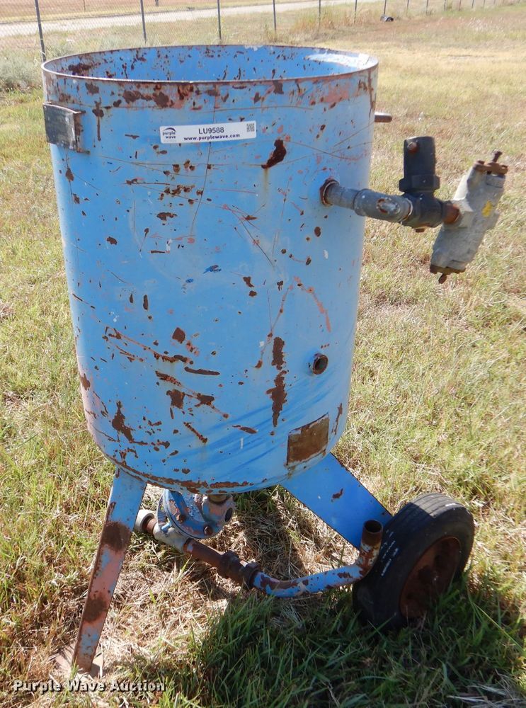 image for item LU9588 (2) Clemco abrasive blast machines