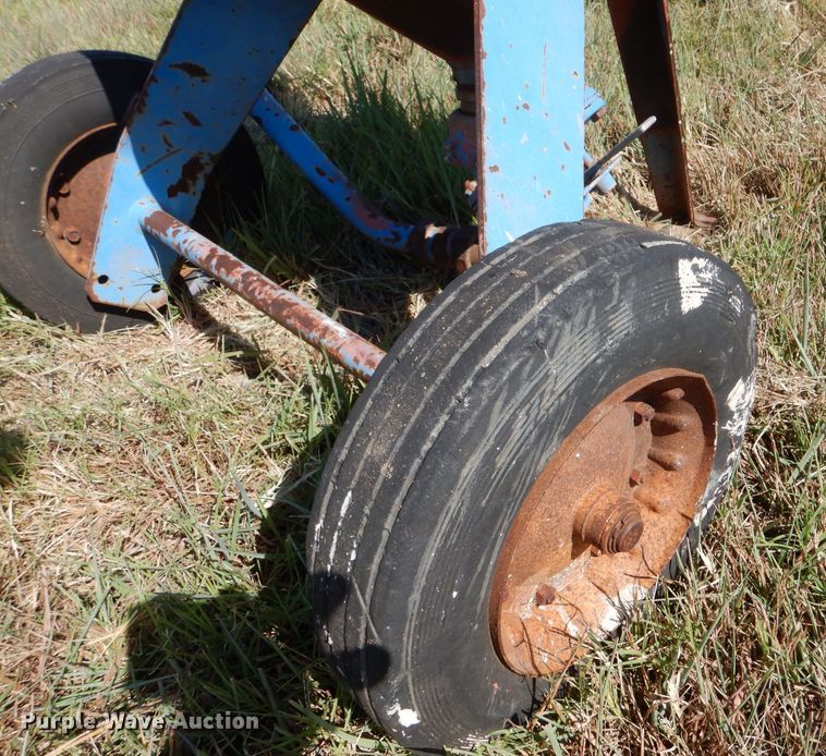 image for item LU9588 (2) Clemco abrasive blast machines
