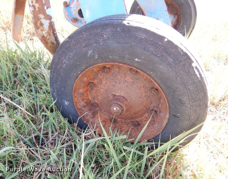 image for item LU9588 (2) Clemco abrasive blast machines