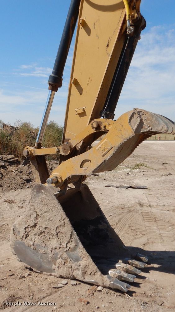 image for item LU9593 2007 Caterpillar 324D L  excavator