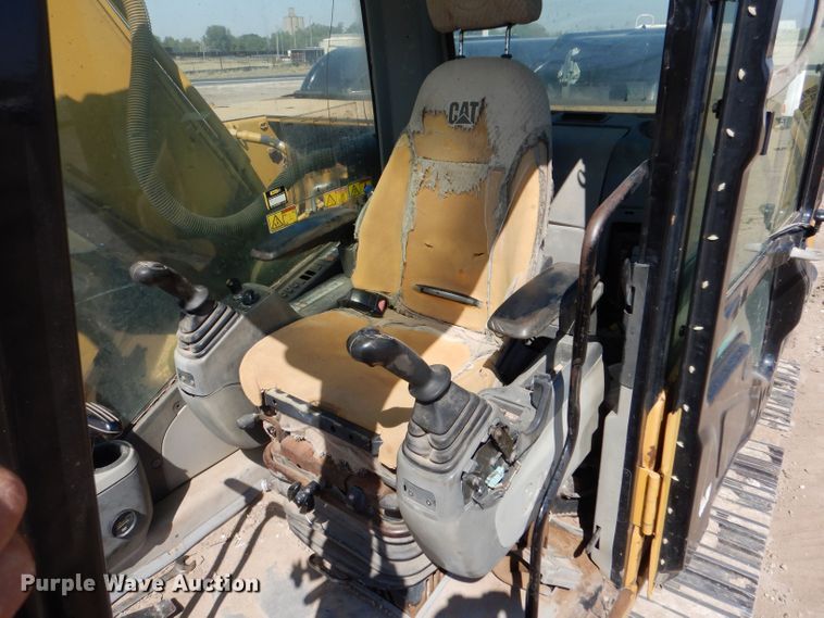 image for item LU9593 2007 Caterpillar 324D L  excavator