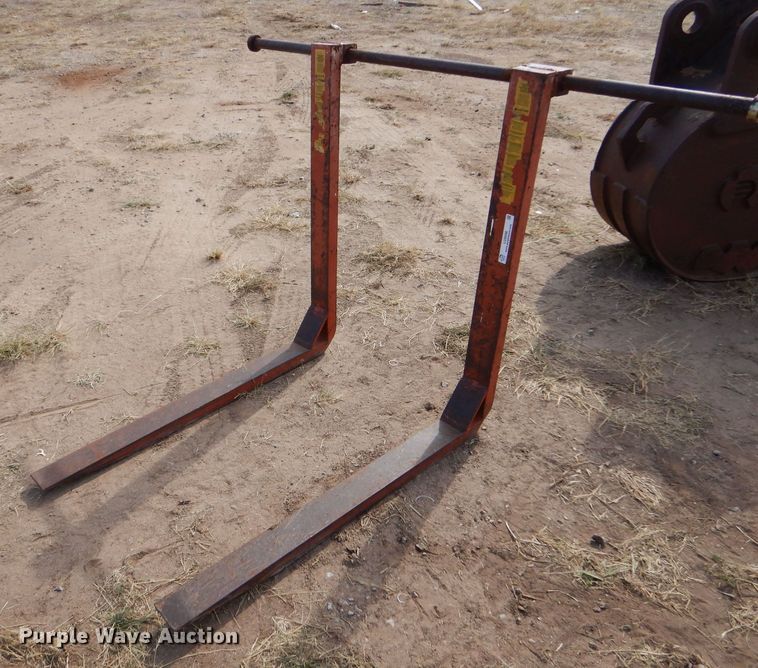 44" L forks in Woodward, OK Item LU9596 sold Purple Wave