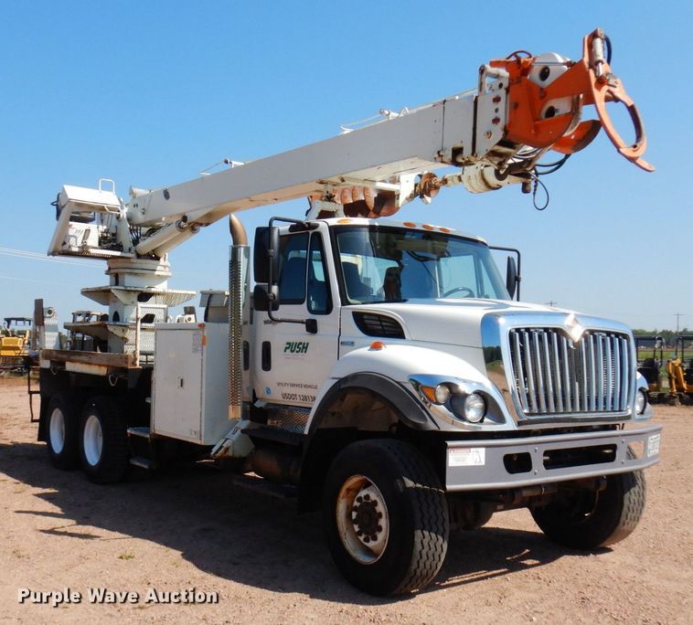 image for item MH9151 2009 International WorkStar 7400  digger derrick truck