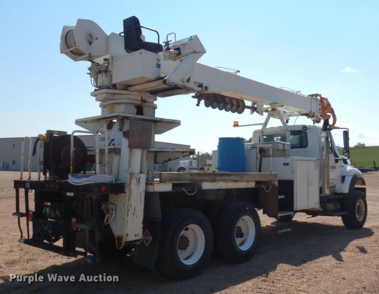 image for item MH9151 2009 International WorkStar 7400  digger derrick truck