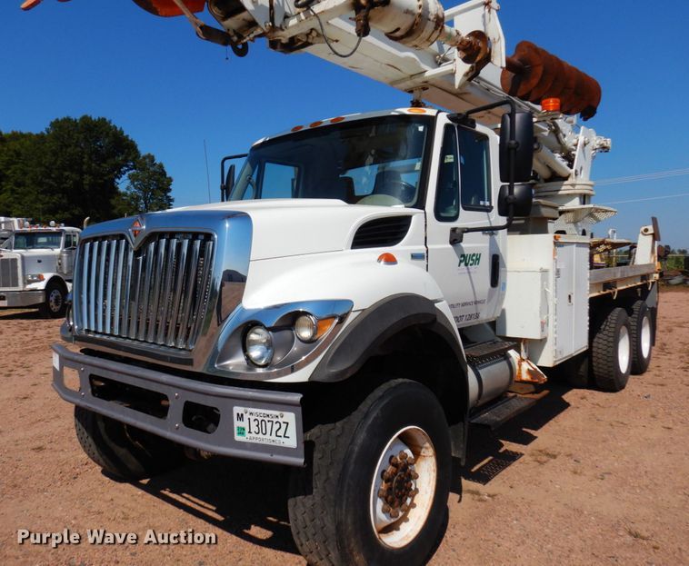 image for item MH9151 2009 International WorkStar 7400  digger derrick truck
