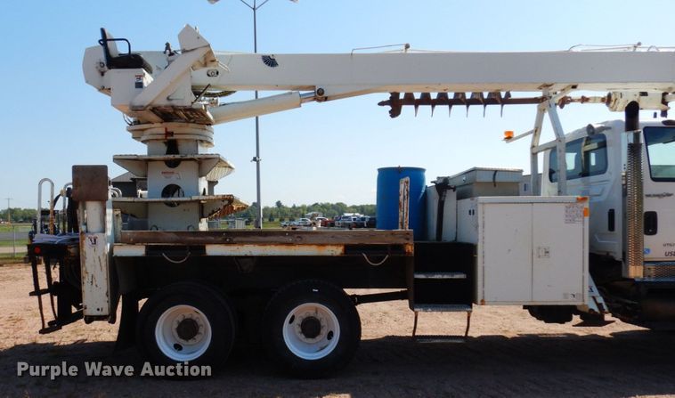image for item MH9151 2009 International WorkStar 7400  digger derrick truck