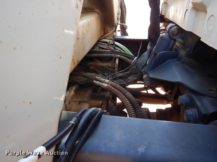 image for item MH9151 2009 International WorkStar 7400  digger derrick truck