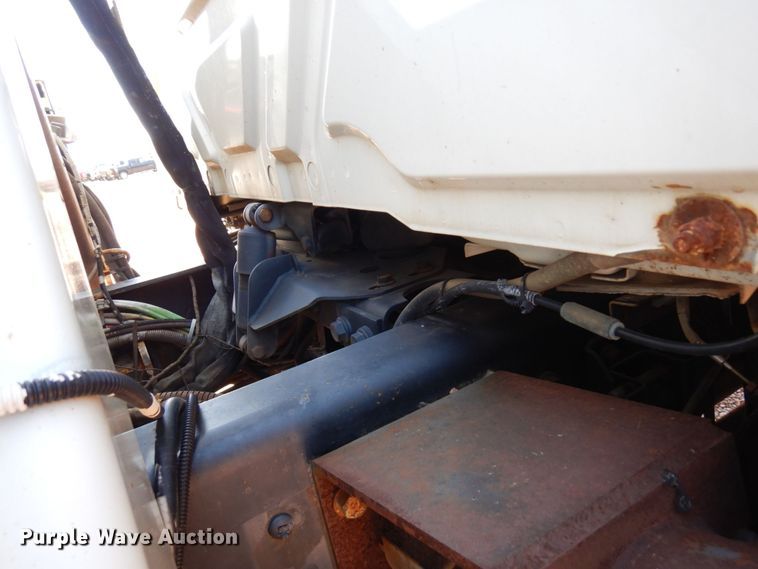 image for item MH9151 2009 International WorkStar 7400  digger derrick truck