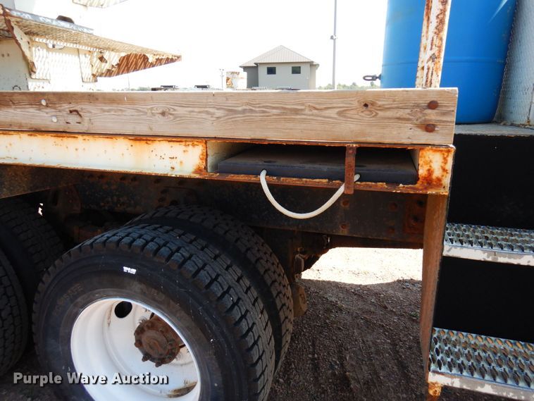 image for item MH9151 2009 International WorkStar 7400  digger derrick truck