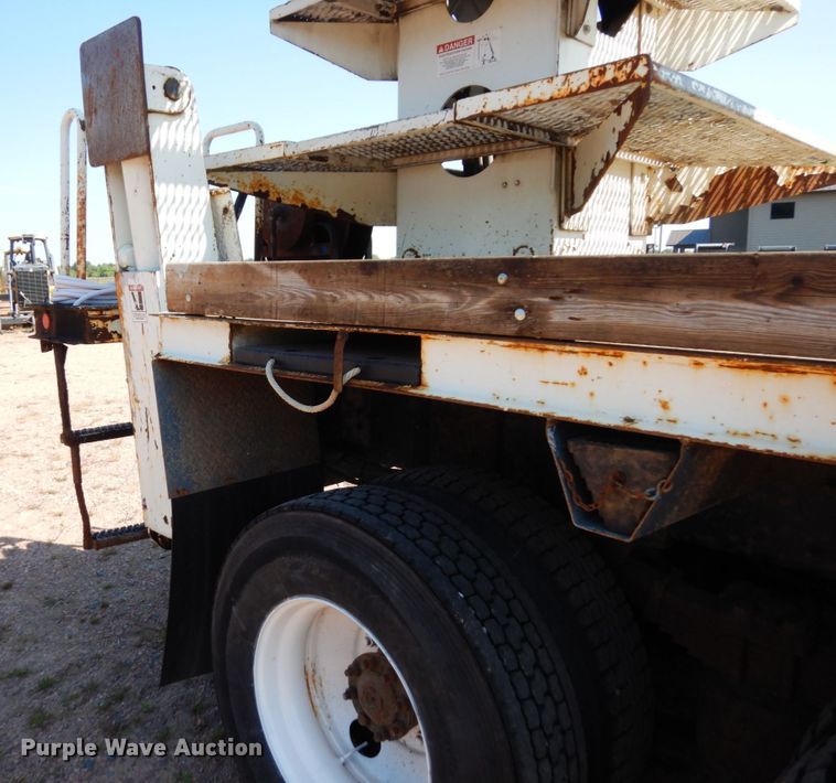 image for item MH9151 2009 International WorkStar 7400  digger derrick truck