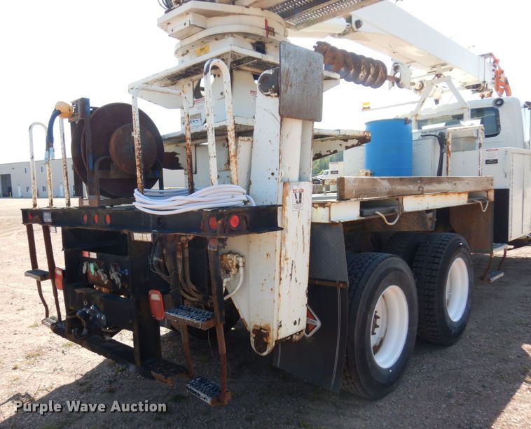 image for item MH9151 2009 International WorkStar 7400  digger derrick truck