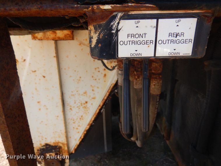 image for item MH9151 2009 International WorkStar 7400  digger derrick truck