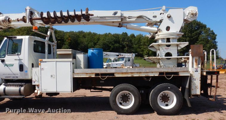 image for item MH9151 2009 International WorkStar 7400  digger derrick truck