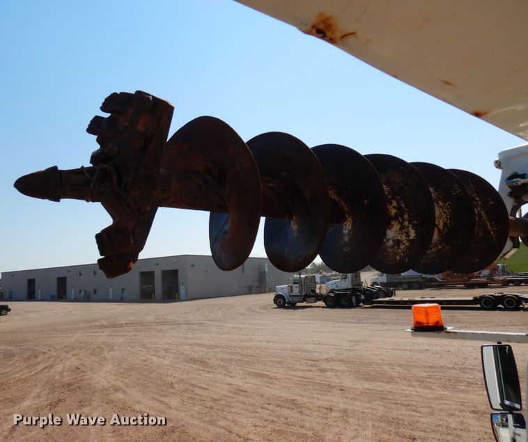 image for item MH9151 2009 International WorkStar 7400  digger derrick truck