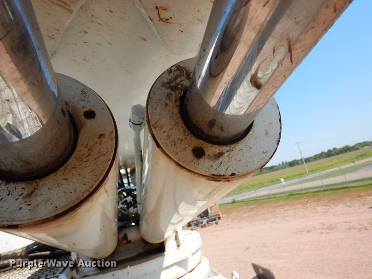 image for item MH9151 2009 International WorkStar 7400  digger derrick truck