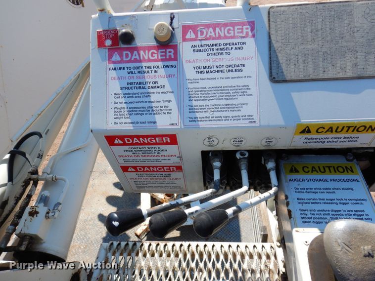 image for item MH9151 2009 International WorkStar 7400  digger derrick truck