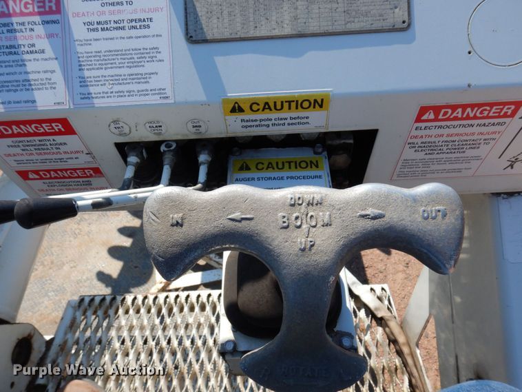 image for item MH9151 2009 International WorkStar 7400  digger derrick truck