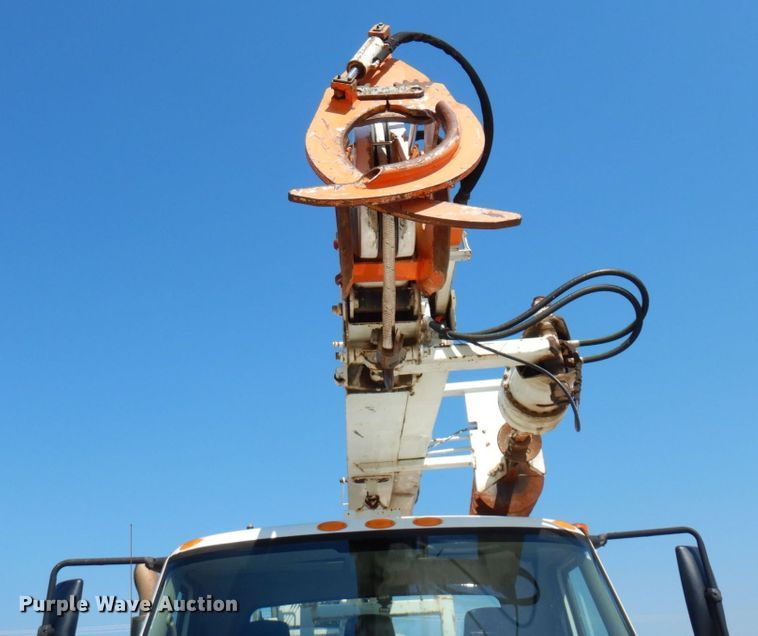 image for item MH9151 2009 International WorkStar 7400  digger derrick truck