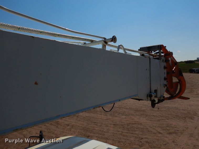 image for item MH9151 2009 International WorkStar 7400  digger derrick truck