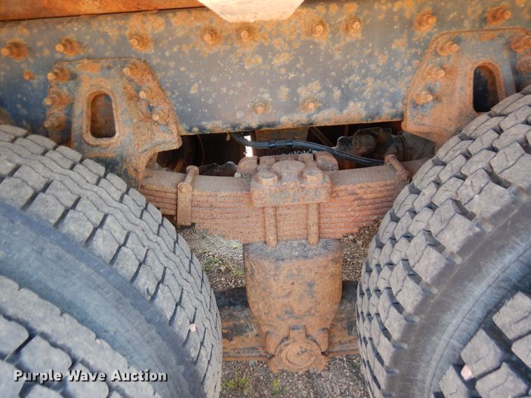 image for item MH9151 2009 International WorkStar 7400  digger derrick truck