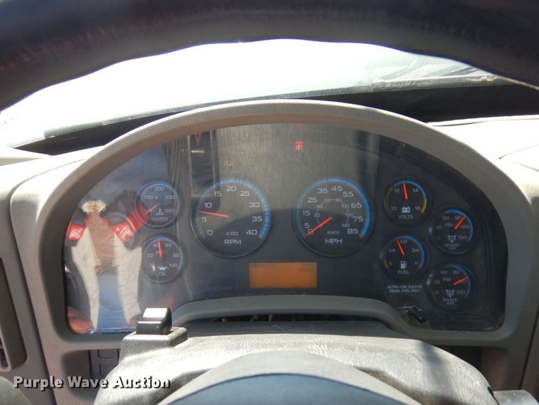 image for item MH9151 2009 International WorkStar 7400  digger derrick truck