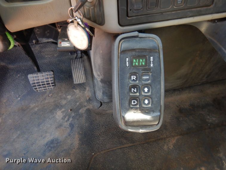 image for item MH9151 2009 International WorkStar 7400  digger derrick truck