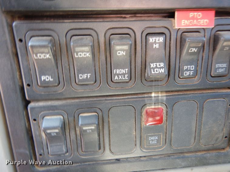 image for item MH9151 2009 International WorkStar 7400  digger derrick truck