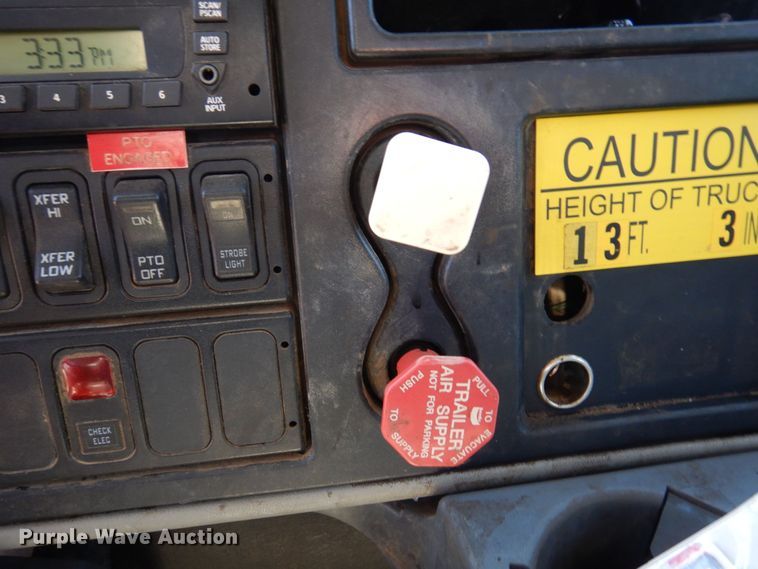 image for item MH9151 2009 International WorkStar 7400  digger derrick truck