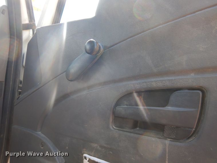 image for item MH9151 2009 International WorkStar 7400  digger derrick truck