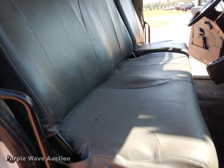 image for item MH9151 2009 International WorkStar 7400  digger derrick truck