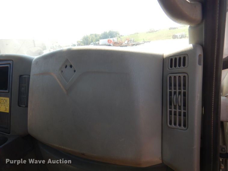 image for item MH9151 2009 International WorkStar 7400  digger derrick truck