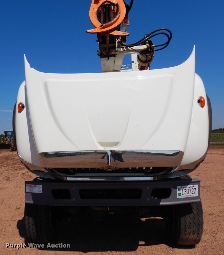 image for item MH9151 2009 International WorkStar 7400  digger derrick truck