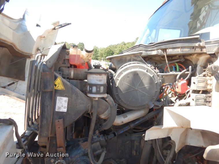 image for item MH9151 2009 International WorkStar 7400  digger derrick truck