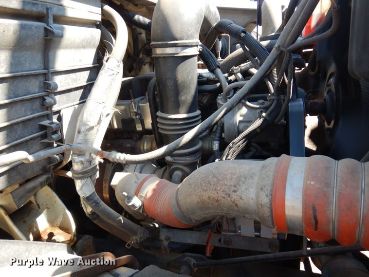 image for item MH9151 2009 International WorkStar 7400  digger derrick truck