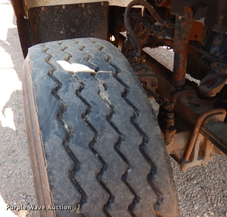 image for item MH9151 2009 International WorkStar 7400  digger derrick truck