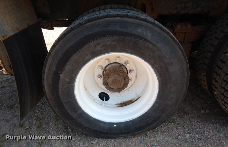 image for item MH9151 2009 International WorkStar 7400  digger derrick truck