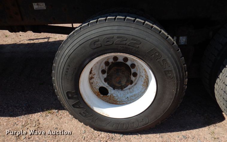 image for item MH9151 2009 International WorkStar 7400  digger derrick truck