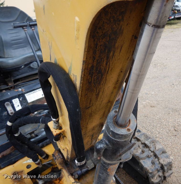 image for item MH9158 2005 Caterpillar 301.8  mini excavator