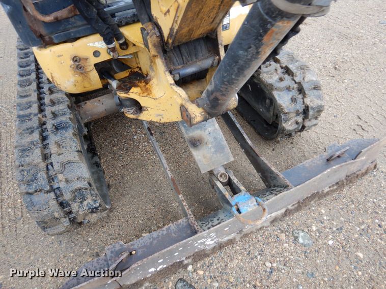 image for item MH9158 2005 Caterpillar 301.8  mini excavator