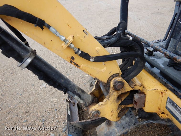 image for item MH9158 2005 Caterpillar 301.8  mini excavator