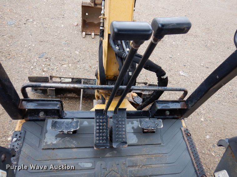 image for item MH9158 2005 Caterpillar 301.8  mini excavator