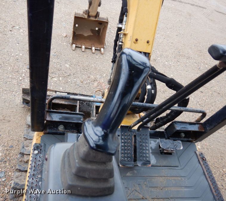 image for item MH9158 2005 Caterpillar 301.8  mini excavator